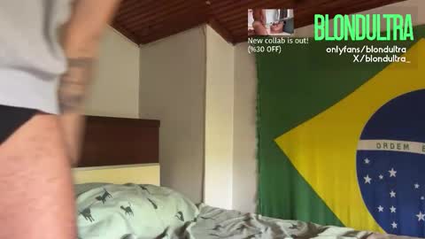 Snapshot of blondultra chatting on September 18, 11:12 am blondultra online show from September 18, 11:12 am