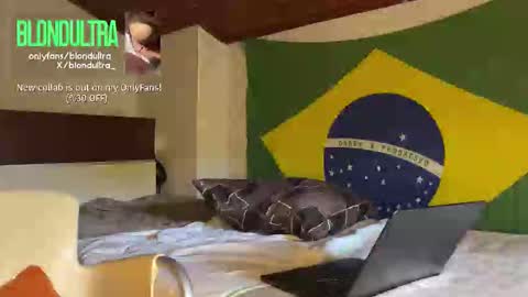 Snapshot of blondultra chatting on September 27, 2:00 pm blondultra online show from September 27, 2:00 pm