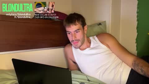 Snapshot of blondultra chatting on October 3, 7:00 pm blondultra online show from October 3, 7:00 pm