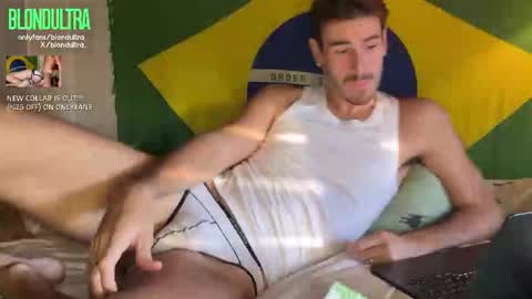 Snapshot of blondultra chatting on October 8, 2:36 pm blondultra online show from October 8, 2:36 pm