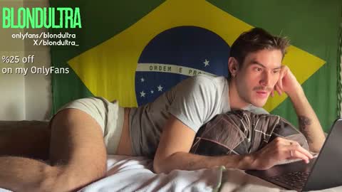 Snapshot of blondultra chatting on October 18, 12:28 pm blondultra online show from October 18, 12:28 pm