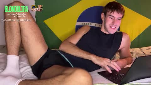 Snapshot of blondultra chatting on November 1, 3:14 pm blondultra online show from November 1, 3:14 pm