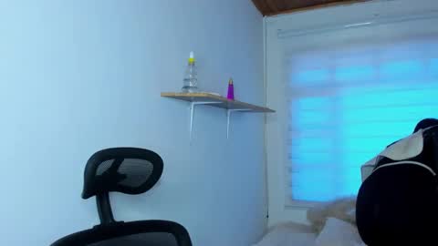 bloom_flower1 online show from December 1, 11:59 am