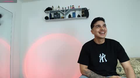 santiylola online show from December 15, 8:58 pm