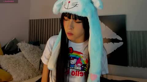 Snapshot of blue_sixx chatting on October 11, 11:03 pm blue_sixx online show from October 11, 11:03 pm