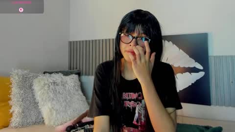 Snapshot of blue_sixx chatting on November 5, 10:32 pm blue_sixx online show from November 5, 10:32 pm