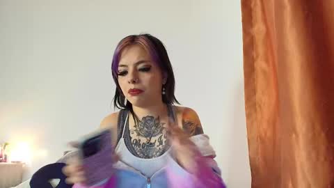 Alice bleu for friends  online show from December 26, 4:10 am