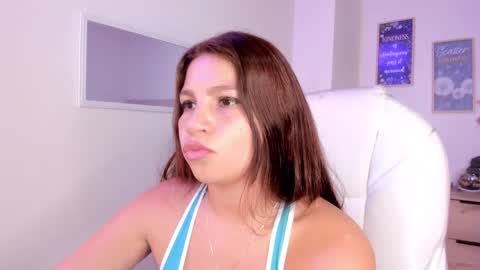 Snapshot of bluee_hazell chatting on February 28, 3:15 pm online show from February 28, 3:15 pm