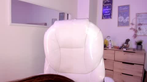 Snapshot of bluee_hazell chatting on March 12, 6:11 pm online show from March 12, 6:11 pm