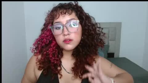 Snapshot of blueevelvet chatting on September 15, 11:05 pm Bluee online show from September 15, 11:05 pm