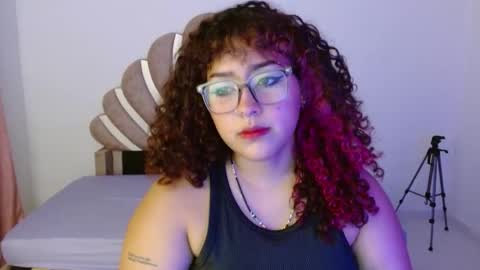 Snapshot of blueevelvet chatting on September 29, 11:31 pm Bluee online show from September 29, 11:31 pm