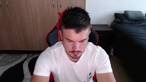 blueeyeboy0 online show from January 13, 12:35 pm