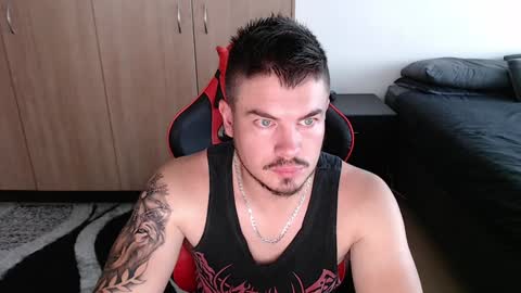 blueeyeboy0 online show from January 18, 9:45 am