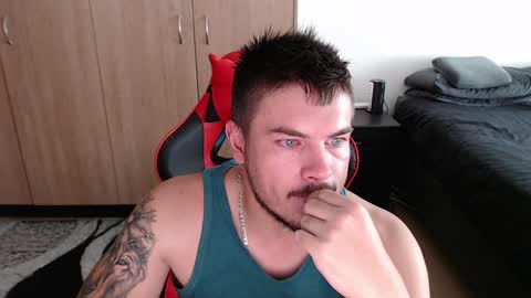 blueeyeboy0 online show from January 28, 12:43 pm