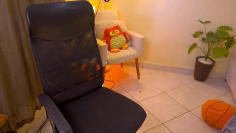 FLORAA online show from November 25, 3:34 pm