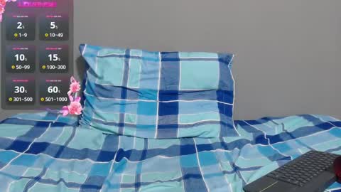 Violette 3 online show from December 12, 4:53 pm