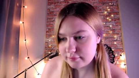 Ellie3 online show from December 11, 4:31 pm