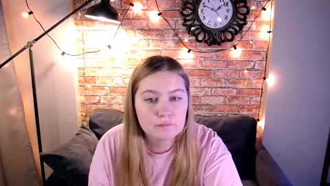 Ellie3 online show from December 11, 7:36 pm