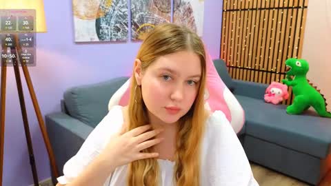 Ellie3 online show from February 10, 1:33 pm