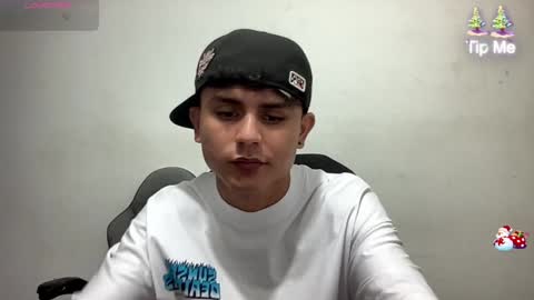 Snapshot of bob_pettersonn chatting on December 3, 11:13 pm Bob INDEPENDENT MODEL online show from December 3, 11:13 pm