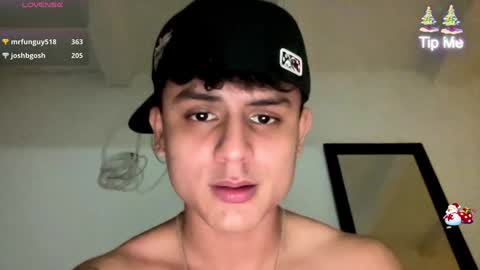 Snapshot of bob_pettersonn chatting on December 14, 4:01 am Bob INDEPENDENT MODEL online show from December 14, 4:01 am