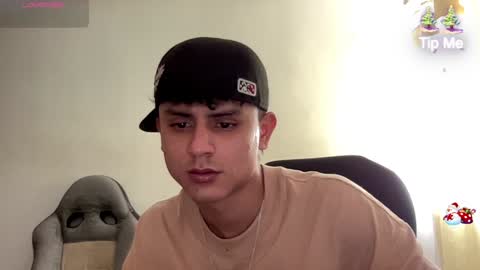 Snapshot of bob_pettersonn chatting on December 14, 8:29 pm Bob INDEPENDENT MODEL online show from December 14, 8:29 pm