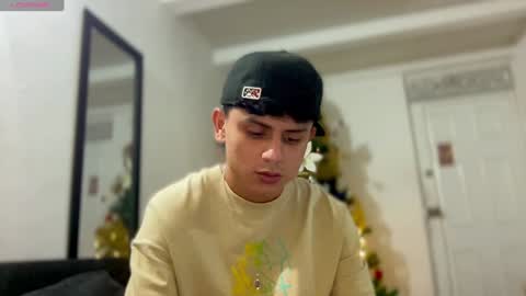 Snapshot of bob_pettersonn chatting on December 19, 1:07 am Bob INDEPENDENT MODEL online show from December 19, 1:07 am