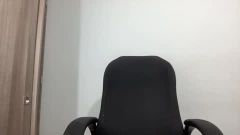 Snapshot of bob_pettersonn chatting on February 25, 1:09 am Bob INDEPENDENT MODEL online show from February 25, 1:09 am