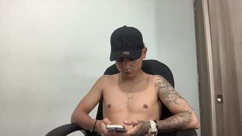 Snapshot of bob_pettersonn chatting on March 4, 1:34 am Bob INDEPENDENT MODEL online show from March 4, 1:34 am