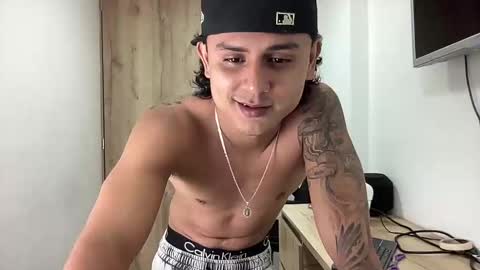 Snapshot of bob_pettersonn chatting on September 16, 2:12 am Bob INDEPENDENT MODEL online show from September 16, 2:12 am