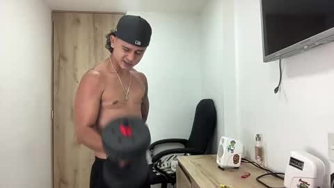 Snapshot of bob_pettersonn chatting on September 23, 2:03 am Bob INDEPENDENT MODEL online show from September 23, 2:03 am