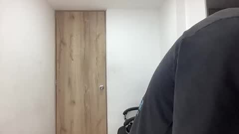 Snapshot of bob_pettersonn chatting on October 7, 2:31 am Bob INDEPENDENT MODEL online show from October 7, 2:31 am