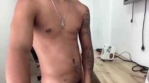 Snapshot of bob_pettersonn chatting on October 11, 3:10 pm Bob INDEPENDENT MODEL online show from October 11, 3:10 pm