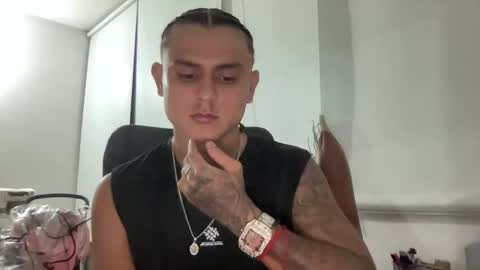 Snapshot of bob_pettersonn chatting on October 19, 12:55 am Bob INDEPENDENT MODEL online show from October 19, 12:55 am