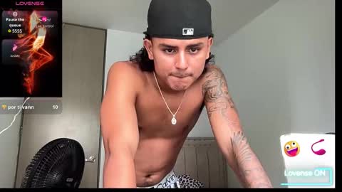 Snapshot of bob_pettersonn chatting on October 29, 6:53 pm Bob INDEPENDENT MODEL online show from October 29, 6:53 pm