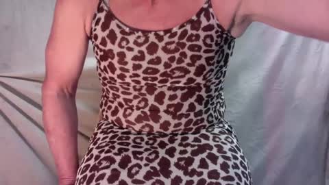 Snapshot of bobbyjune66 chatting on February 7, 8:33 am bobbyjune66 online show from February 7, 8:33 am