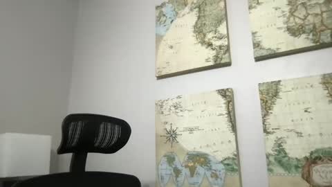 Snapshot of bobbylightfoot3 chatting on February 14, 10:14 pm bobbylightfoot3 online show from February 14, 10:14 pm