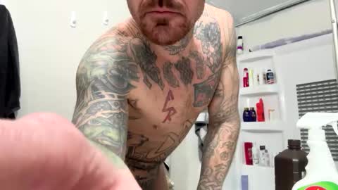 Snapshot of bodyart85_19 chatting on December 24, 2:32 am Bodyart85 19 online show from December 24, 2:32 am