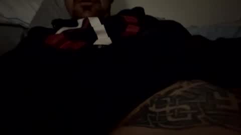 Snapshot of bodyart85_19 chatting on February 1, 8:18 am Bodyart85 19 online show from February 1, 8:18 am