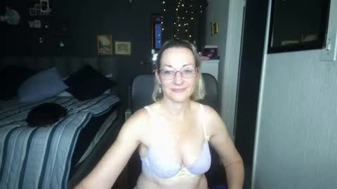 Ningifun couple online show from January 9, 5:22 pm