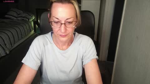 Ningifun couple online show from September 20, 3:46 pm