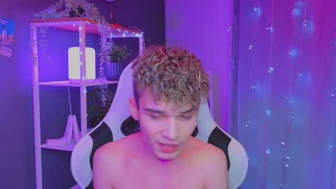 ALEXPVT IS OPEN online show from February 3, 12:47 am