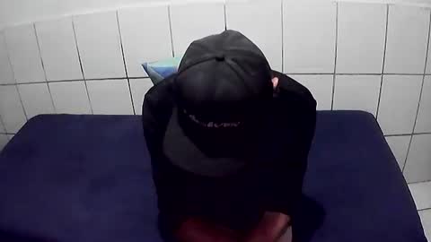 Cesar Augusto Pierdona online show from December 20, 10:06 pm