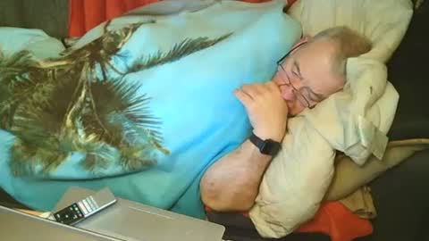 Snapshot of bomber59potsdam chatting on December 19, 8:44 pm Bomber59potsdam online show from December 19, 8:44 pm