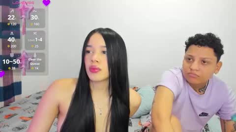 Snapshot of bomburheroes chatting on October 6, 3:59 am bombon y bellota online show from October 6, 3:59 am