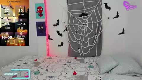 Snapshot of bomburheroes chatting on October 16, 3:07 am bombon y bellota online show from October 16, 3:07 am