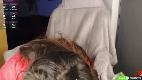 Snapshot of bon_appetits69 chatting on December 25, 4:32 pm Luthien online show from December 25, 4:32 pm