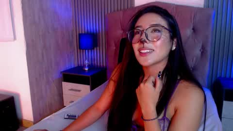 bonnali_lune online show from October 15, 11:38 pm