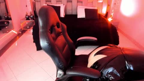 Bonnie  online show from January 9, 11:14 am