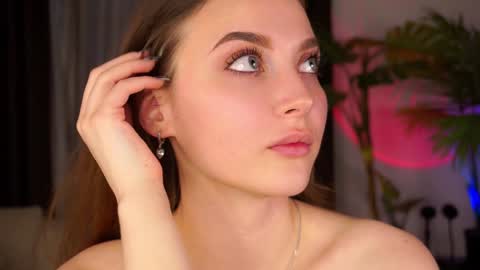 Snapshot of bonniecannon chatting on December 19, 7:18 am Grace online show from December 19, 7:18 am